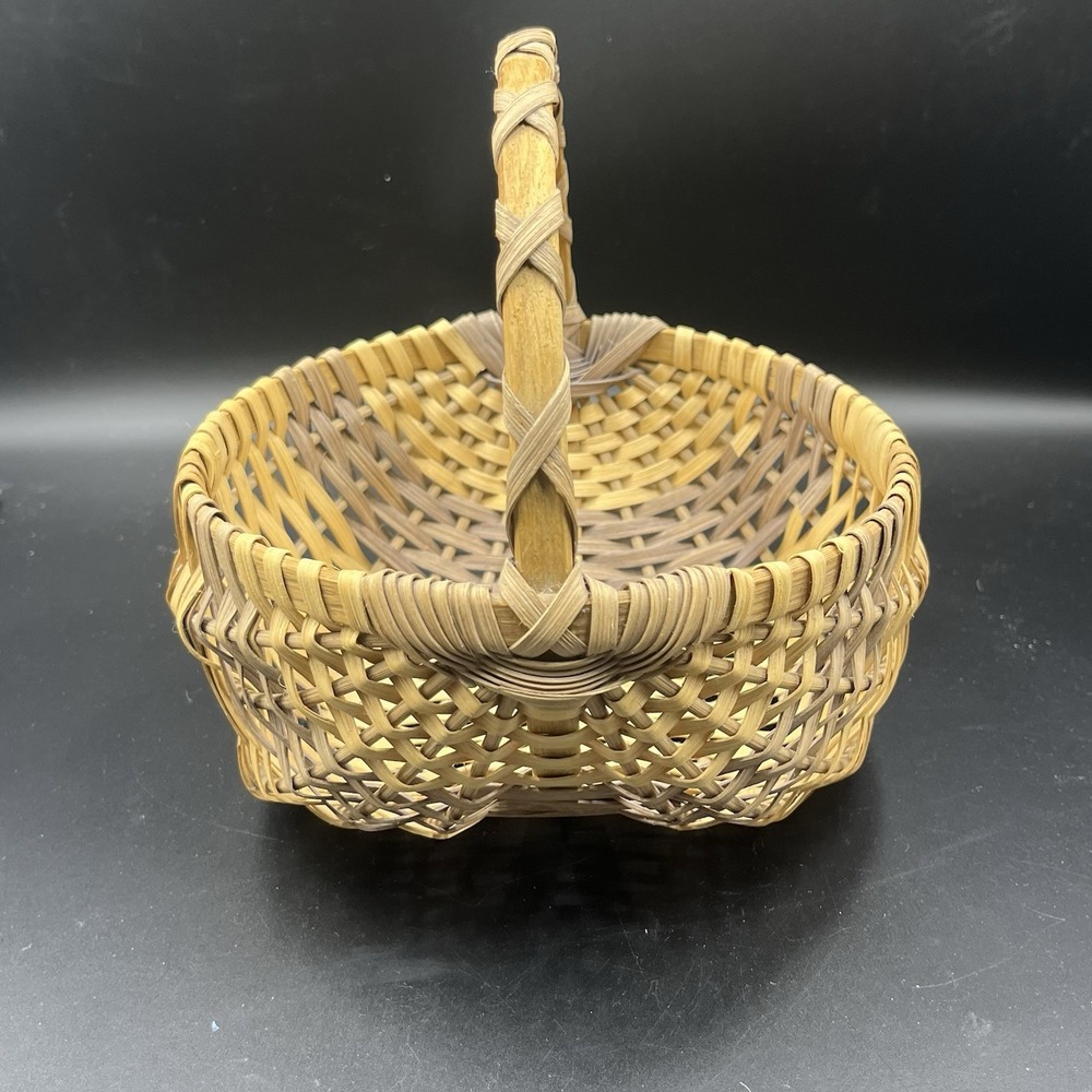 Vintage‎ Hand Woven Buttocks Basket Farm Egg Gathering With Handle